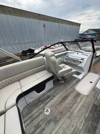 Pre-Owned 2018 Crest Continental TWIN 350's for sale