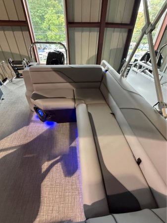 Used 2027 Avalon Pontoon NEW - VENTURE 2385 CRUISE REAR BENCH TRITOON for sale
