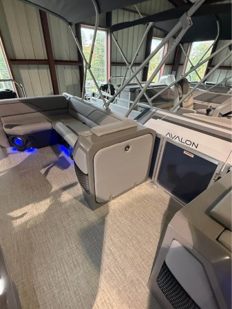 Used 2027 Avalon Pontoon NEW - VENTURE 2385 CRUISE REAR BENCH TRITOON Power Boat for sale