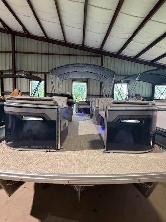 Used 2027 Avalon Pontoon NEW - VENTURE 2385 CRUISE REAR BENCH TRITOON for sale