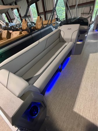 Used 2027 Avalon Pontoon NEW - VENTURE 2385 CRUISE REAR BENCH TRITOON for sale