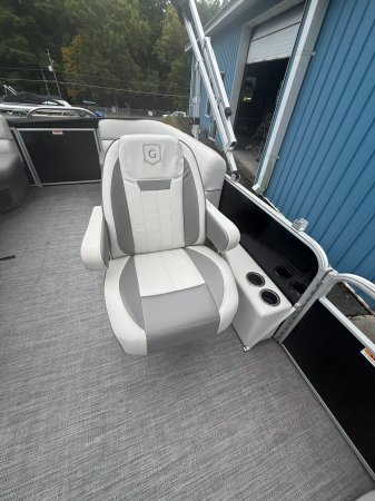 Pre-Owned 2021 Sweetwater Sweetwater 2286 Power Boat for sale
