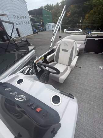 Pre-Owned 2021 Sweetwater Sweetwater 2286 for sale