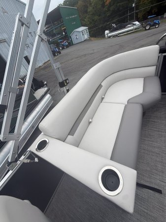 Pre-Owned 2021 Sweetwater Sweetwater 2286 for sale