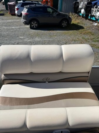 Pre-Owned 2006 Avalon Pontoon Power Boat for sale