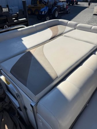 Pre-Owned 2006 Avalon Pontoon Paradise 2485 for sale