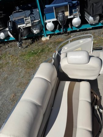 Pre-Owned 2006 Avalon Pontoon for sale