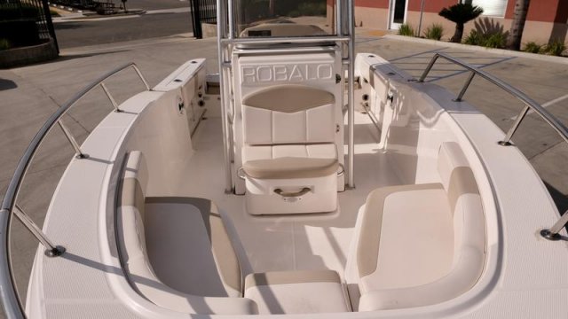 Pre-Owned 2017 Robalo for sale