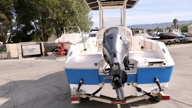 Pre-Owned 2017 Robalo R200 Center Console for sale