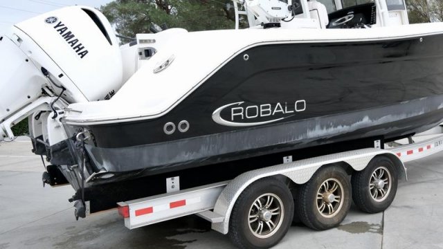 Pre-Owned 2021 Robalo Power Boat for sale