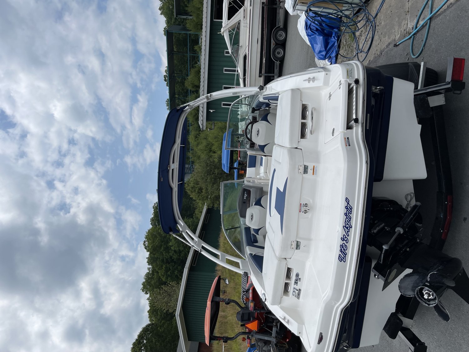 2014 Chaparral 21 H2O Deluxe for sale at Capri Marine a Certified Used