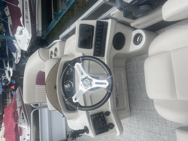 Pre-Owned 2022 Qwest Pontoons 816 Luxury Series Power Boat for sale