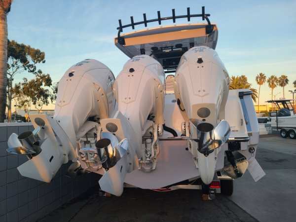 New 2024 Robalo R360  Boat for sale