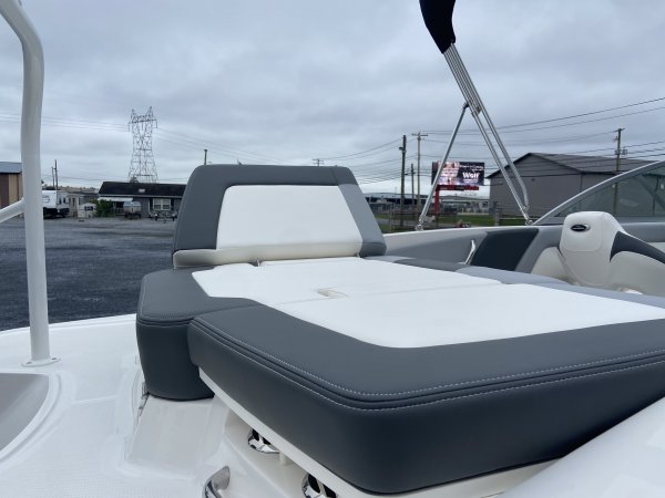 New 2024 Chaparral 19 SSi OB  Boat for sale