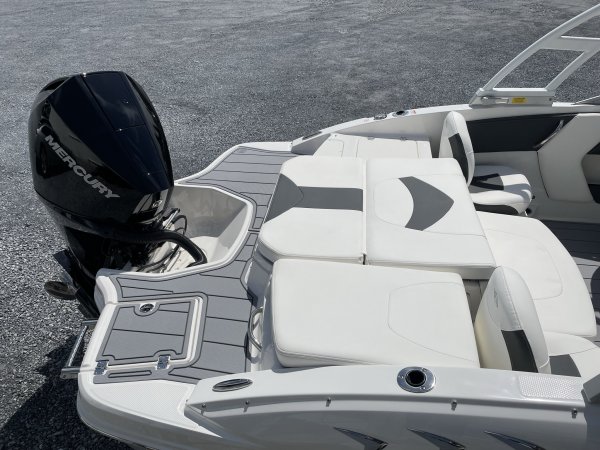 New 2023  powered Chaparral Boat for sale