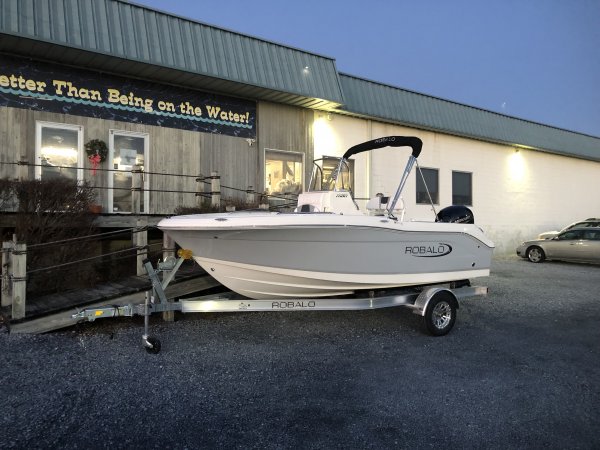 New 2024 Robalo R180  Boat for sale