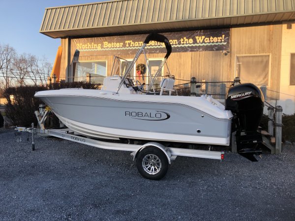 New 2024 Robalo  Boat for sale