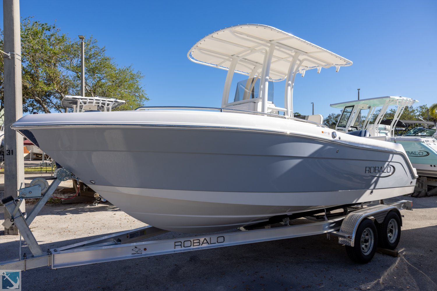 Robalo R222 New 2025 Robalo R222 for sale at Fish Tale Boats a Certified Robalo ...