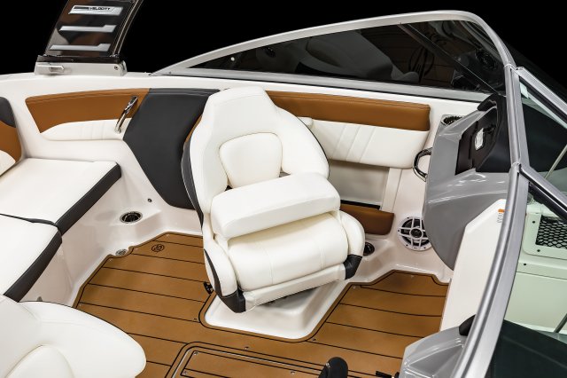 2025 21 SSi Port Bucket Seat