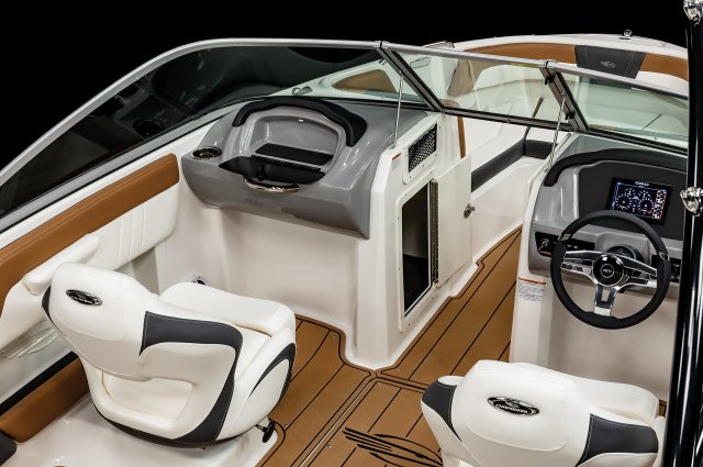 2025 21 SSi Port Console Storage Compartments