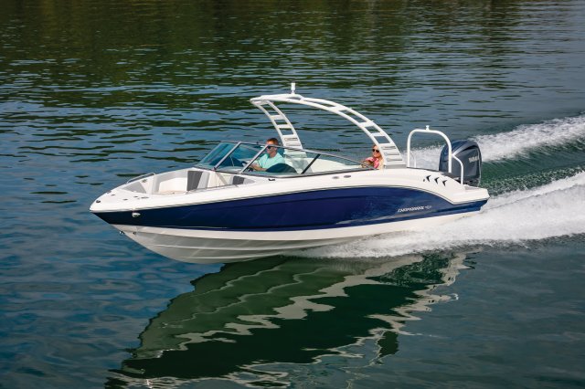 2025 23 SSi OB on Lake Front Port View