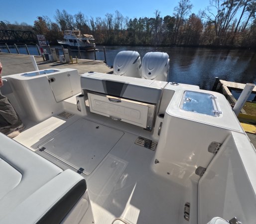 New 2026 Robalo R300 for sale
