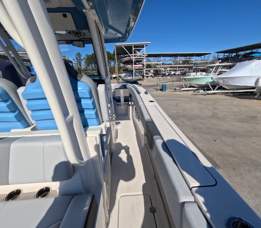 New 2026 Robalo R300  Boat for sale