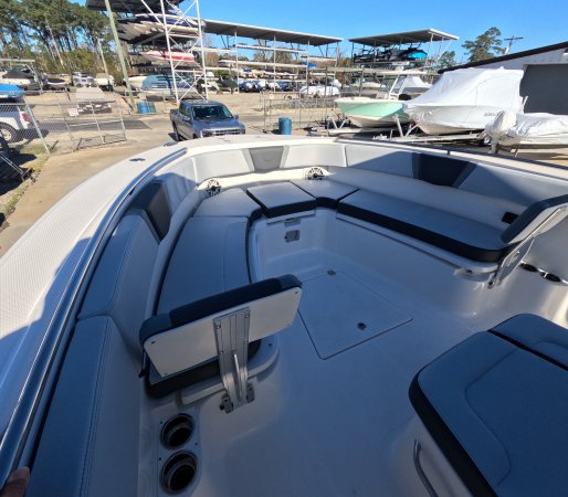 New 2026 Robalo R300  Boat for sale