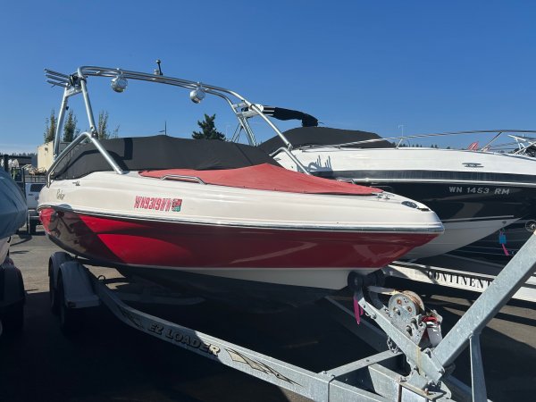 Pre-Owned 2004  powered Rinker Boat for sale