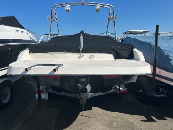Pre-Owned 2004 Rinker 212 Captiva RX1 for sale