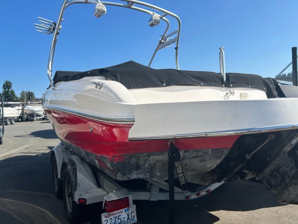 Pre-Owned 2004 Rinker for sale