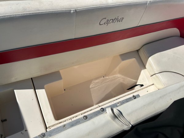 Pre-Owned 2004  powered Rinker Boat for sale