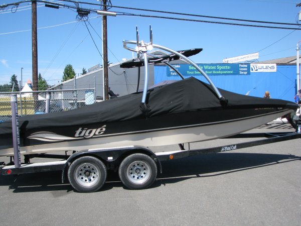 Pre-Owned 2001 Tige 20 ci Power Boat for sale
