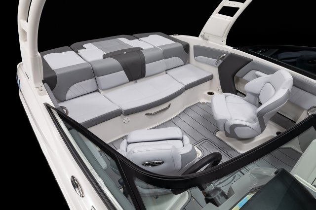 2026 21 SSi Cockpit Seating