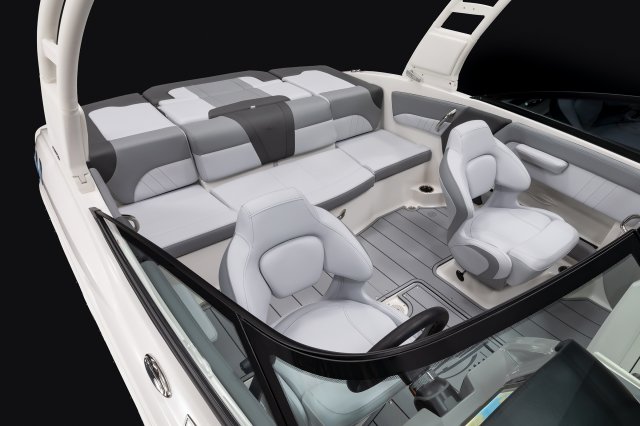 2026 21 SSi Cockpit Seating