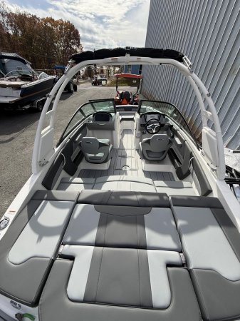 New 2026 Chaparral 21 SSi Power Boat for sale