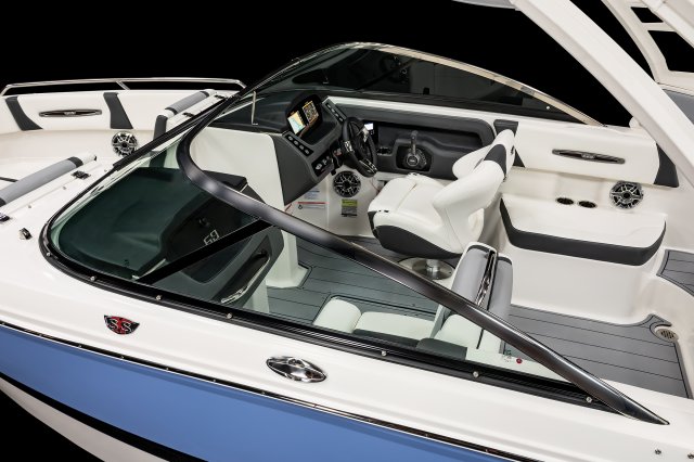 2025 247 SSX Cockpit Seating