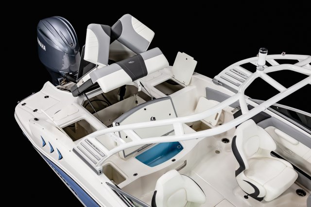 2025 21 SSi OB Aft Storage