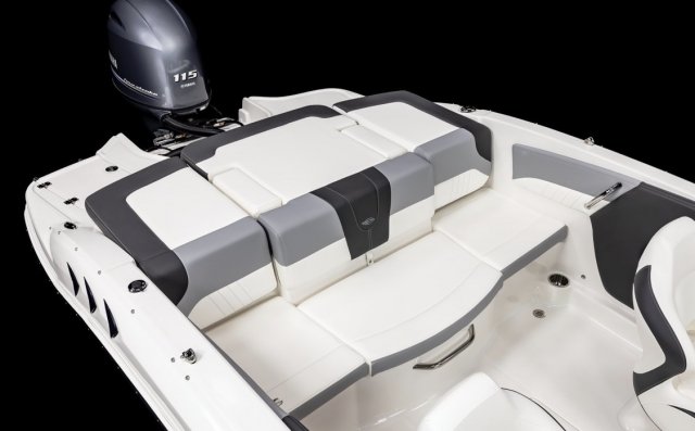 New 2025 Chaparral Power Boat for sale