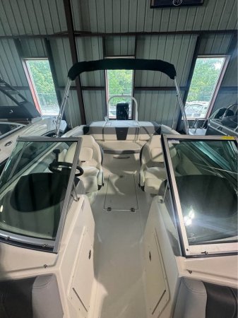 New 2024  powered Chaparral Boat for sale