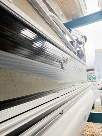 Pre-Owned 2012 Harris Flotebote 230 Solstace for sale