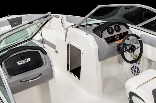 2025 19 SSi OB Helm Storage