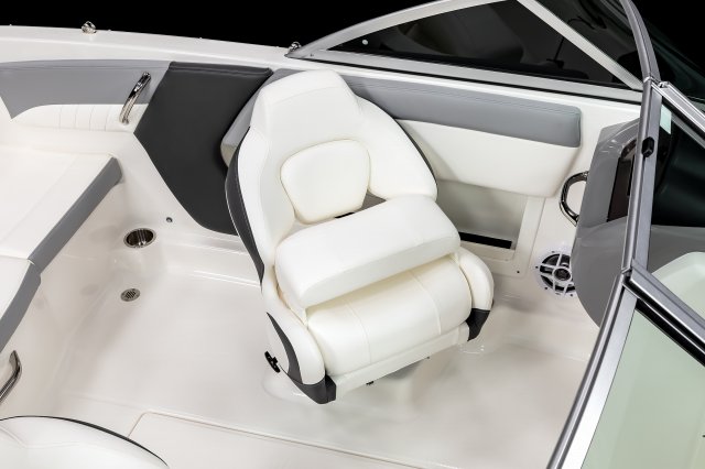 2025 19 SSi OB Port Bucket Seat