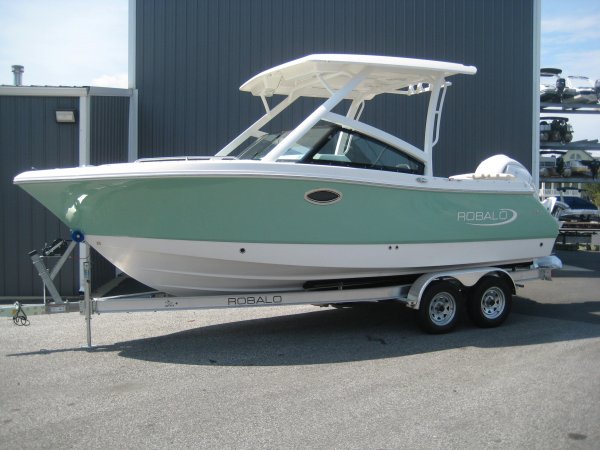 New 2027 Robalo R237 for sale